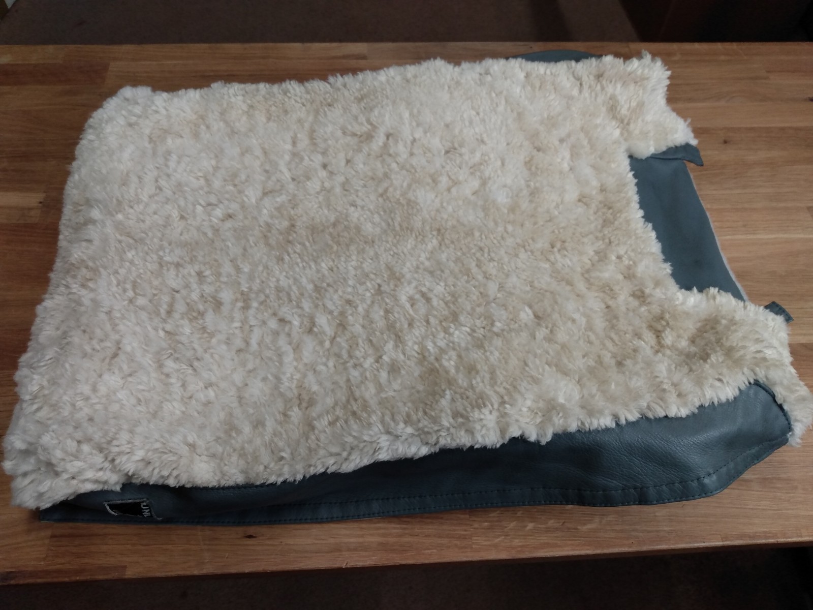 Cover – Seatback Sheepskin PN TAAI1-998241-02 – Flight Simulator Components